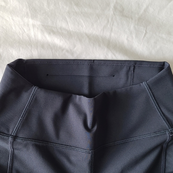 Workout shorts - Picture 4 of 7